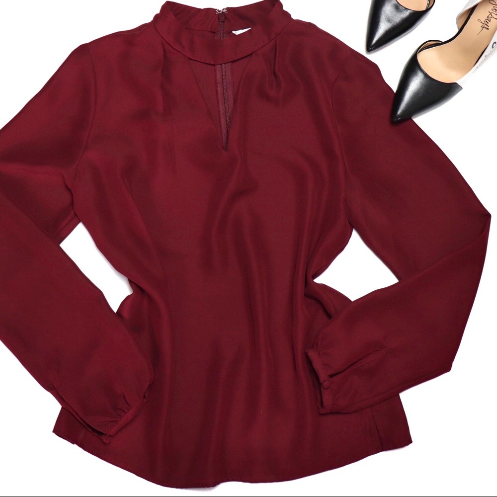 WHITE HOUSE BLACK MARKET Burgundy V-neck Blouse Sm